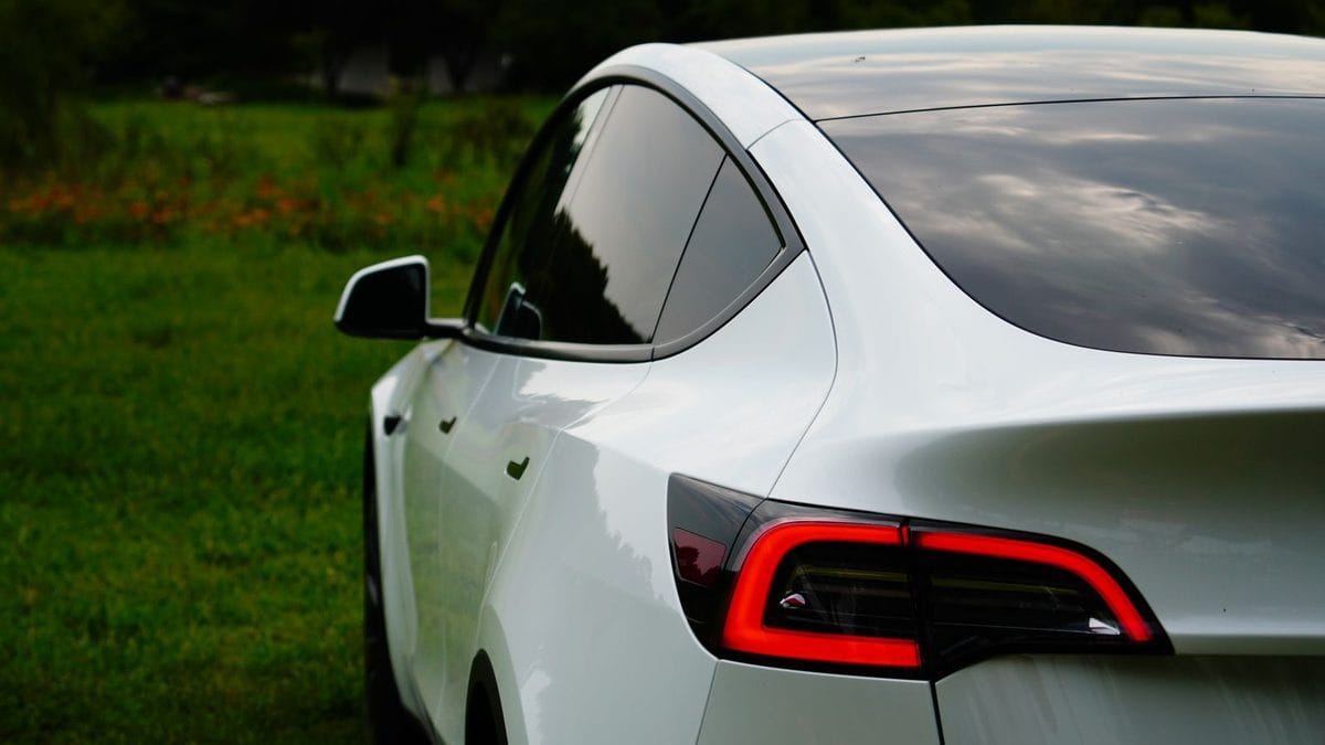 Tesla Model Y Roof Rack 2026: What Fits Legacy vs Juniper, and Which Cross Bars to Buy